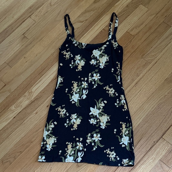 Reformation mini dress size 0 - Picture 4 of 7